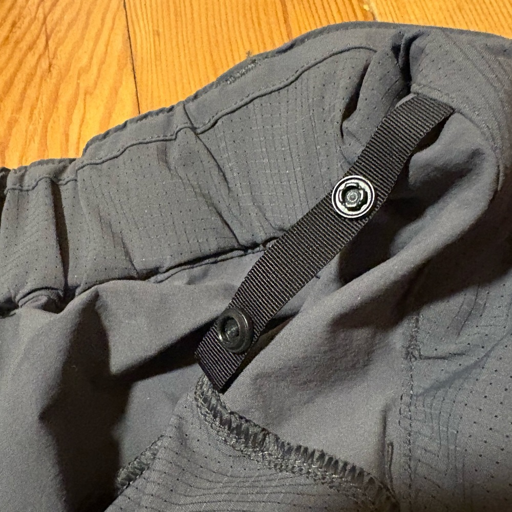 Women's Gray MEC Shorts - Picture 5 of 6